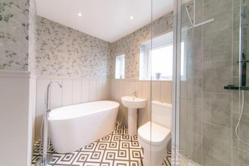 Recently Refurbished Home. Poulton-le-Fylde Ngoại thất bức ảnh